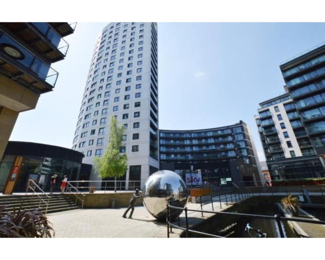 Modern Deluxe Leeds Dock Apartment Free Secure Parking エクステリア 写真